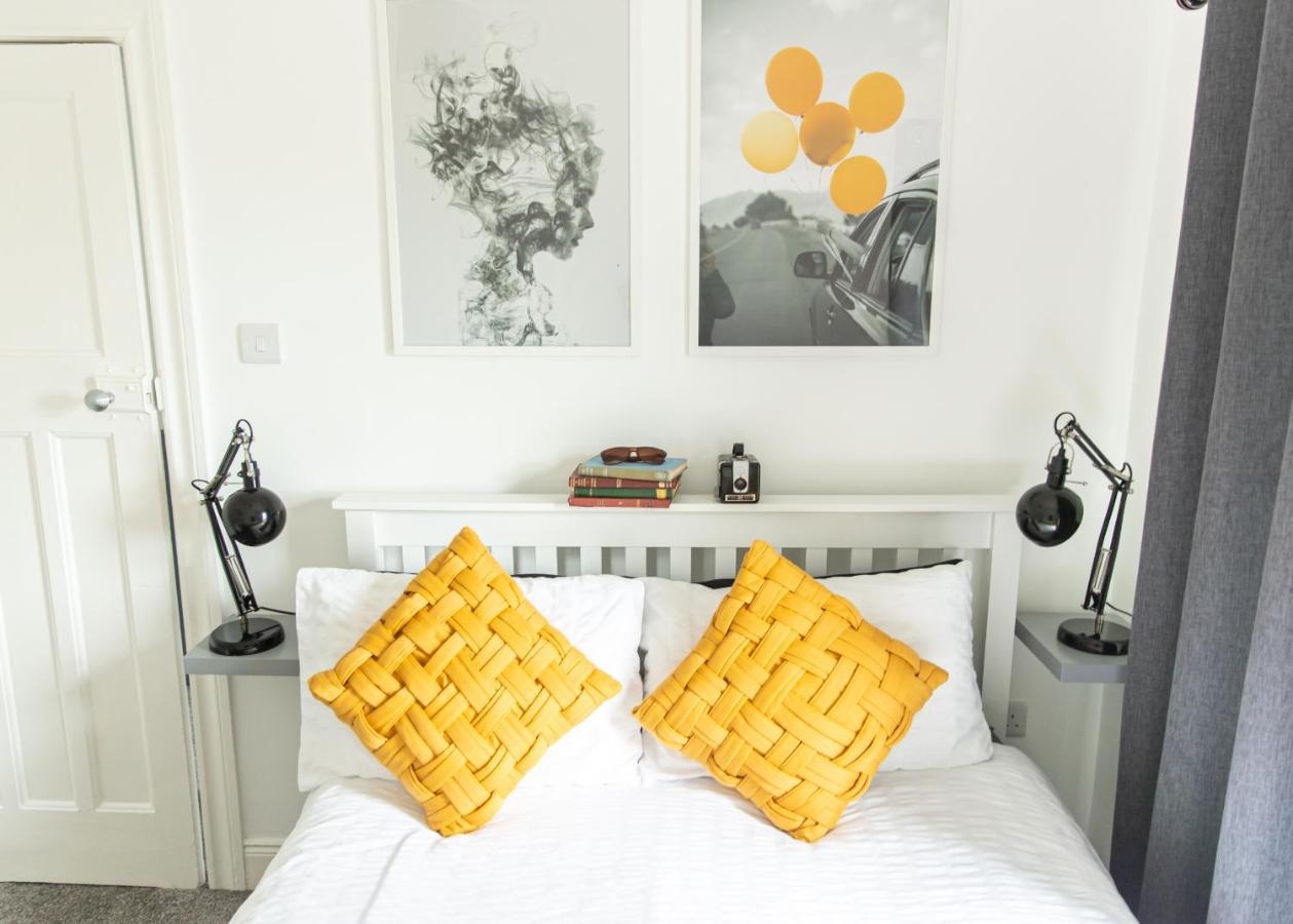 Entire Family Home , Large Rear Garden And Free Parking Belfast Exterior foto