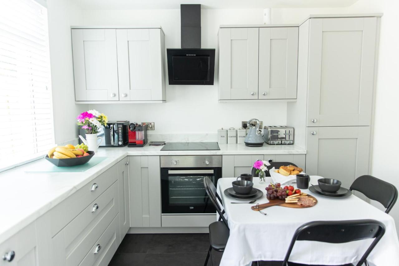 Entire Family Home , Large Rear Garden And Free Parking Belfast Exterior foto