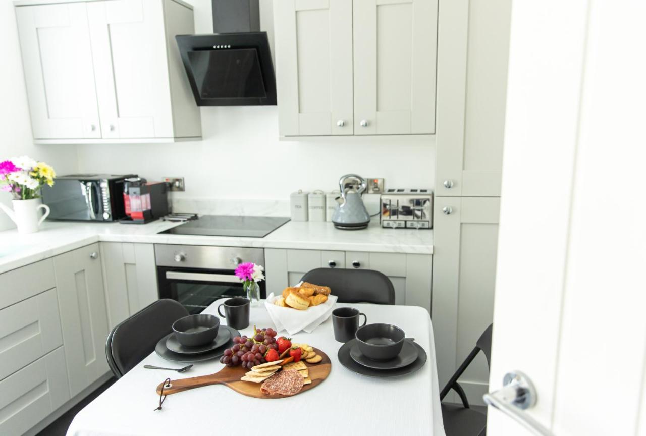Entire Family Home , Large Rear Garden And Free Parking Belfast Exterior foto