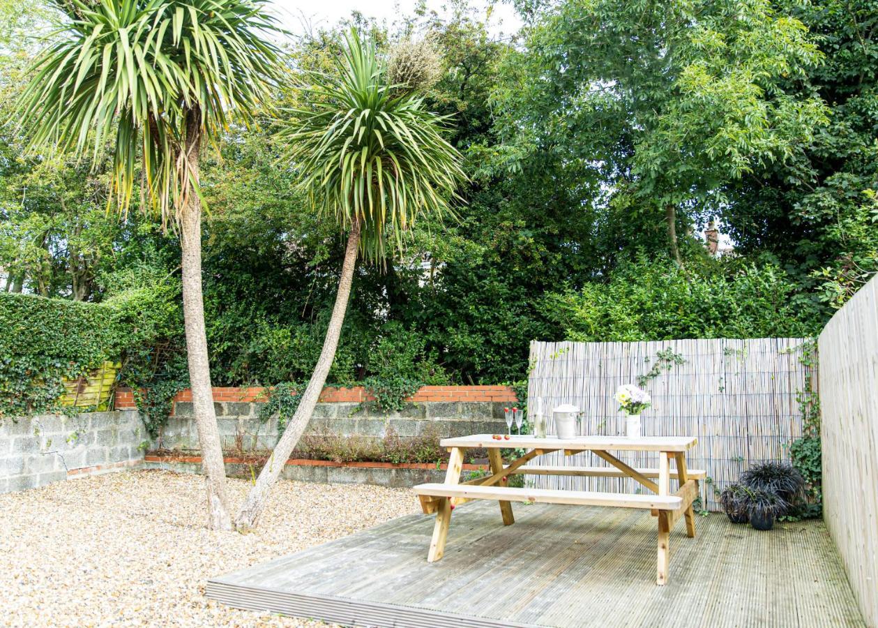 Entire Family Home , Large Rear Garden And Free Parking Belfast Exterior foto